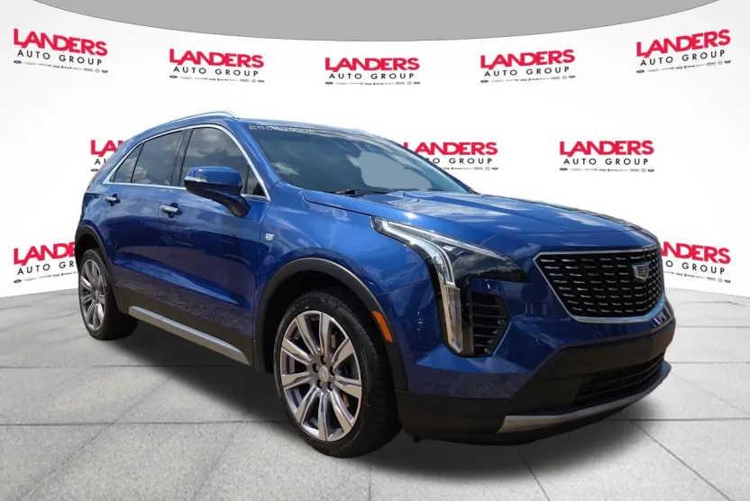 2021 Cadillac XT4 Premium Luxury photo 1