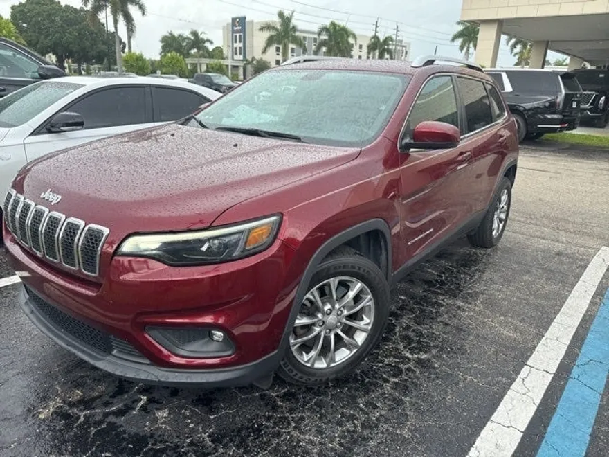 2019 Jeep Cherokee Latitude photo 1