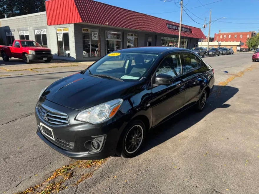 2017 Mitsubishi Mirage G4 ES photo 1