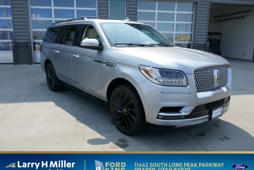 2021 Lincoln Navigator Black Label photo 1