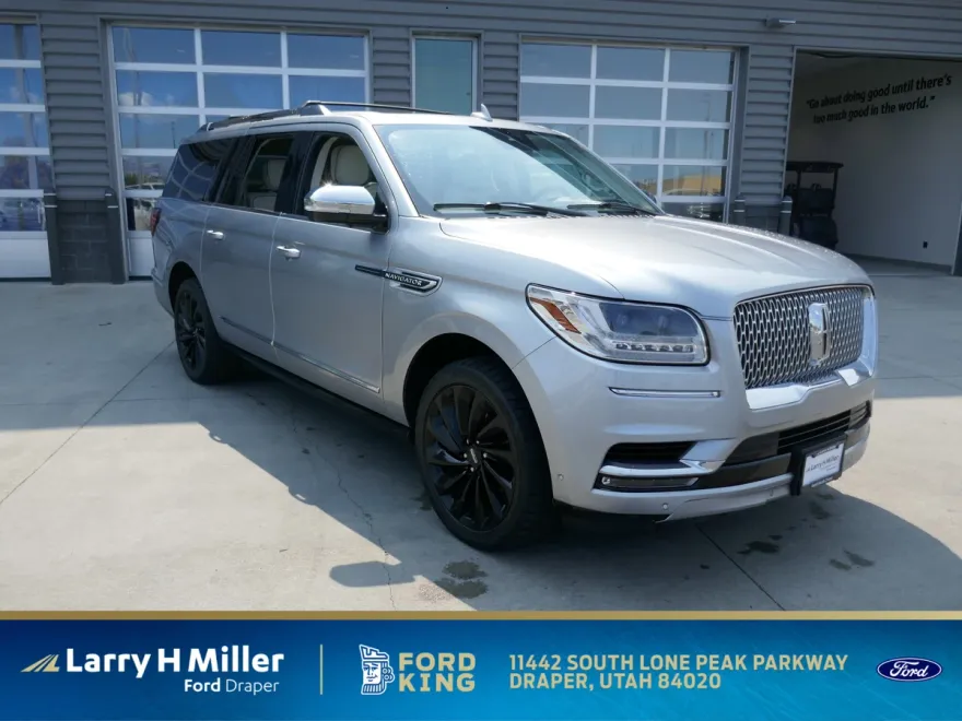 2021 Lincoln Navigator Black Label photo 1