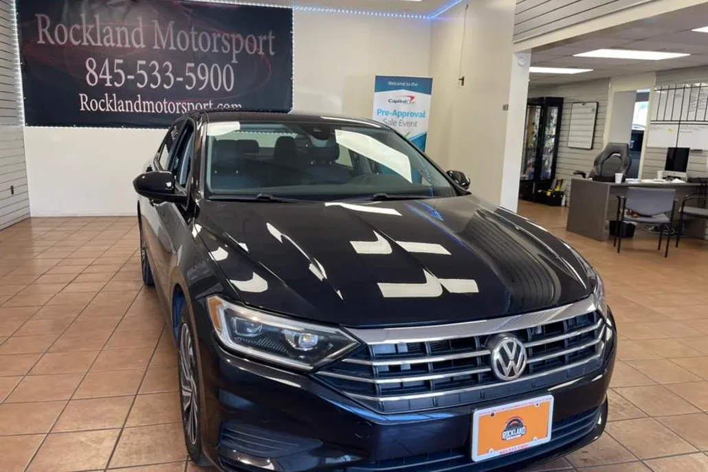 2021 Volkswagen Jetta SEL photo 1
