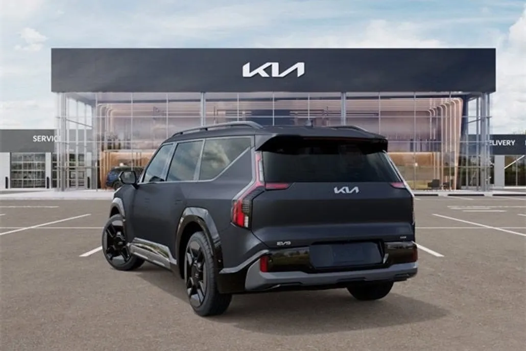 2026 Kia EV9 GT-Line photo 1