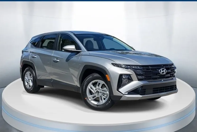 2026 Hyundai Tucson SE photo 1