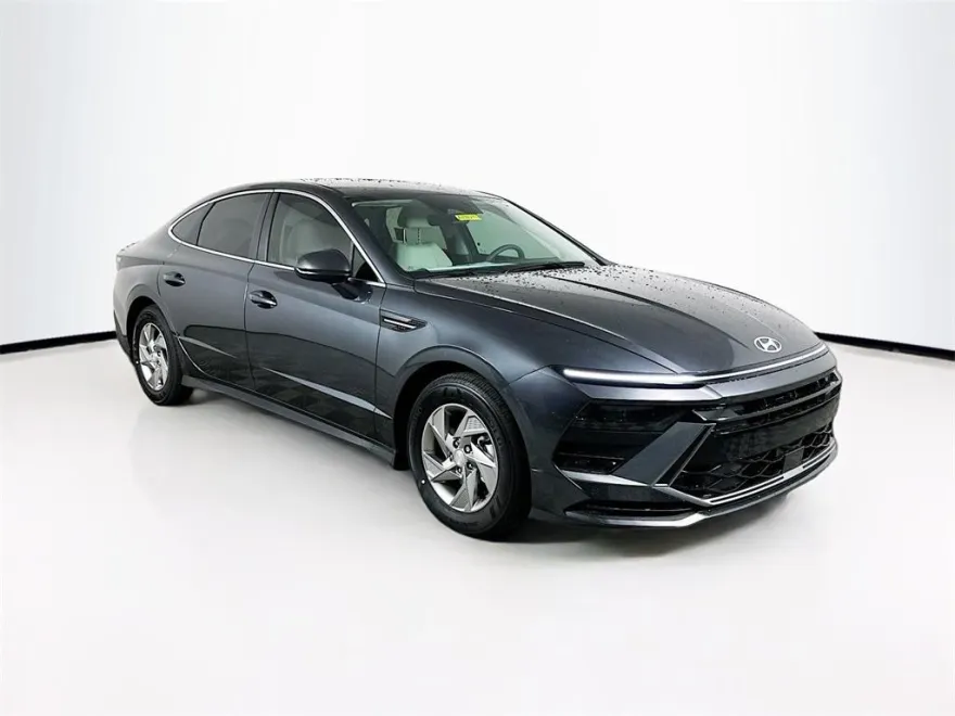 2025 Hyundai Sonata SE photo 1