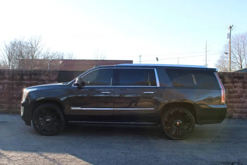 2016 Cadillac Escalade ESV Premium photo 1