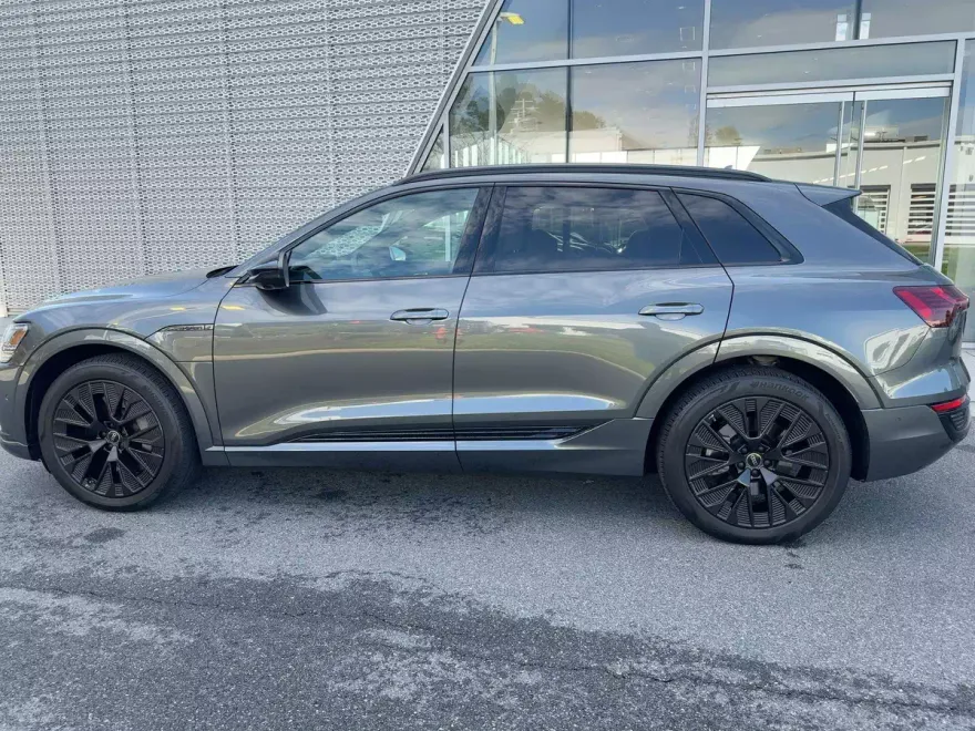 2024 Audi Q8 E-tron Prestige photo 1