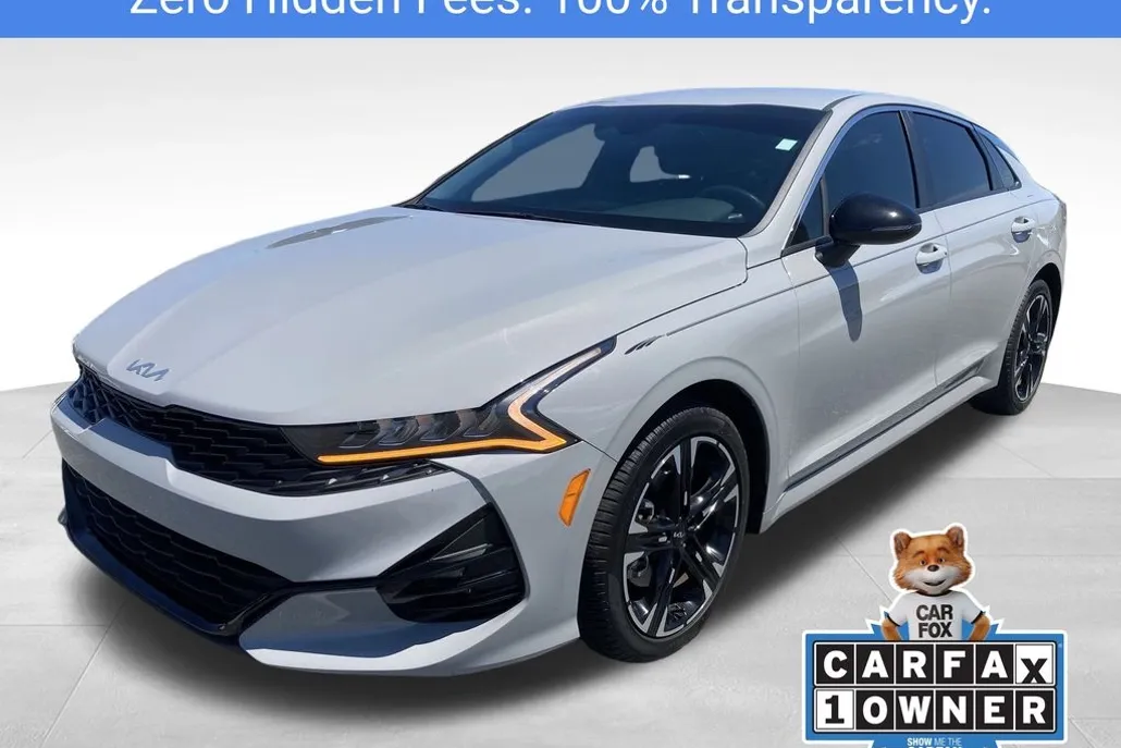 2022 Kia K5 GT-Line photo 1