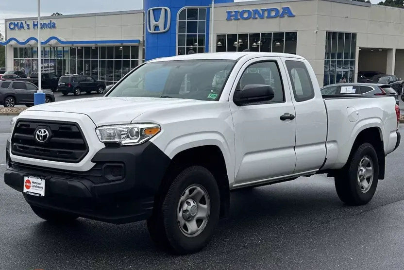 2016 Toyota Tacoma SR5 photo 1