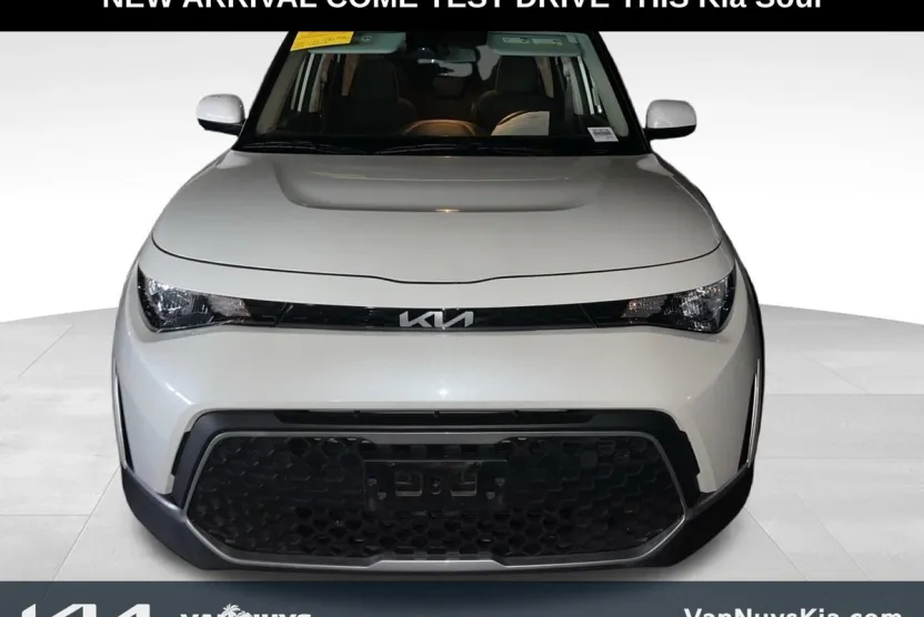 2023 Kia Soul LX photo 1