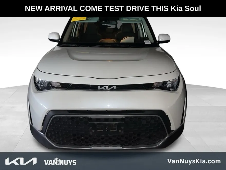 2023 Kia Soul LX photo 1
