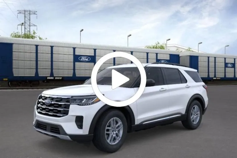 2025 Ford Explorer photo 1