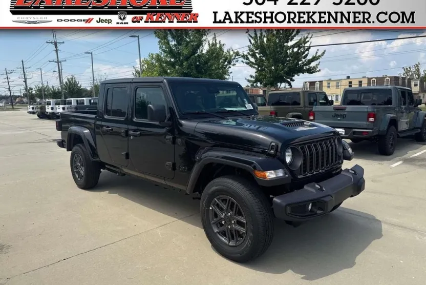 2025 Jeep Gladiator Sport S photo 1
