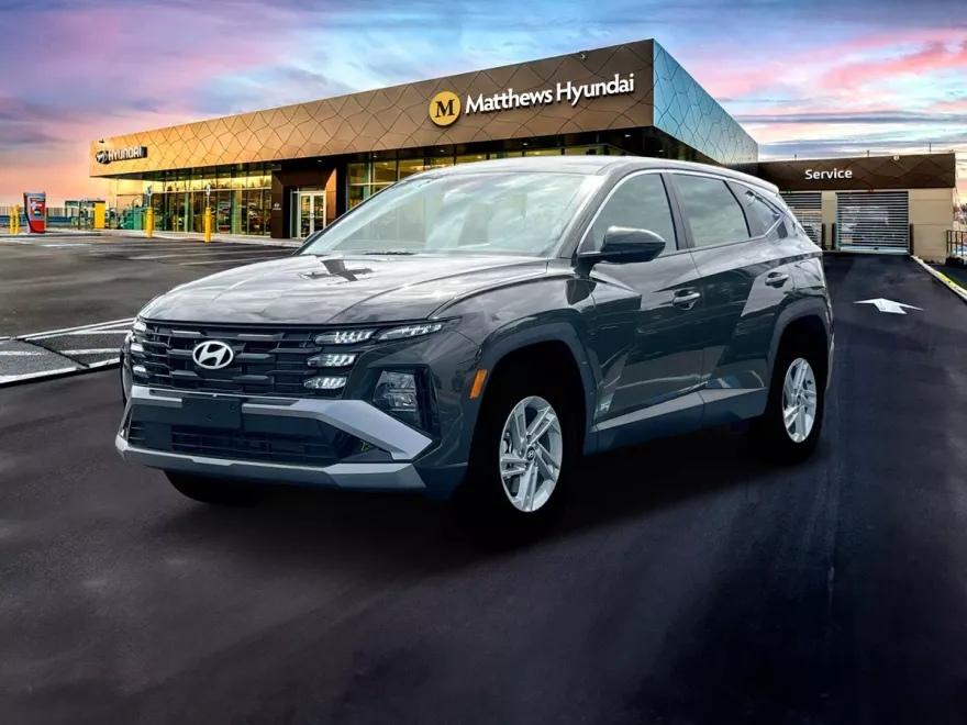 2025 Hyundai Tucson SE photo 1