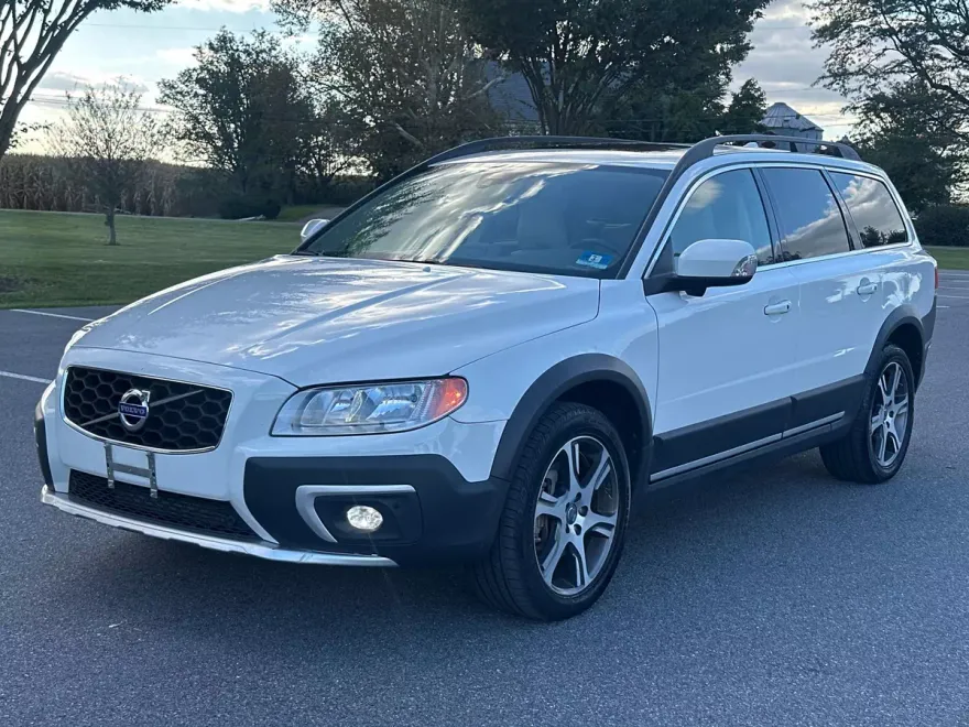 2015 Volvo XC70 T6 Platinum photo 1