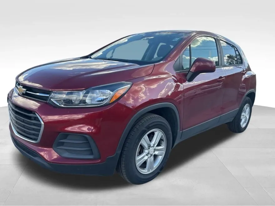 2021 Chevrolet Trax LS photo 1