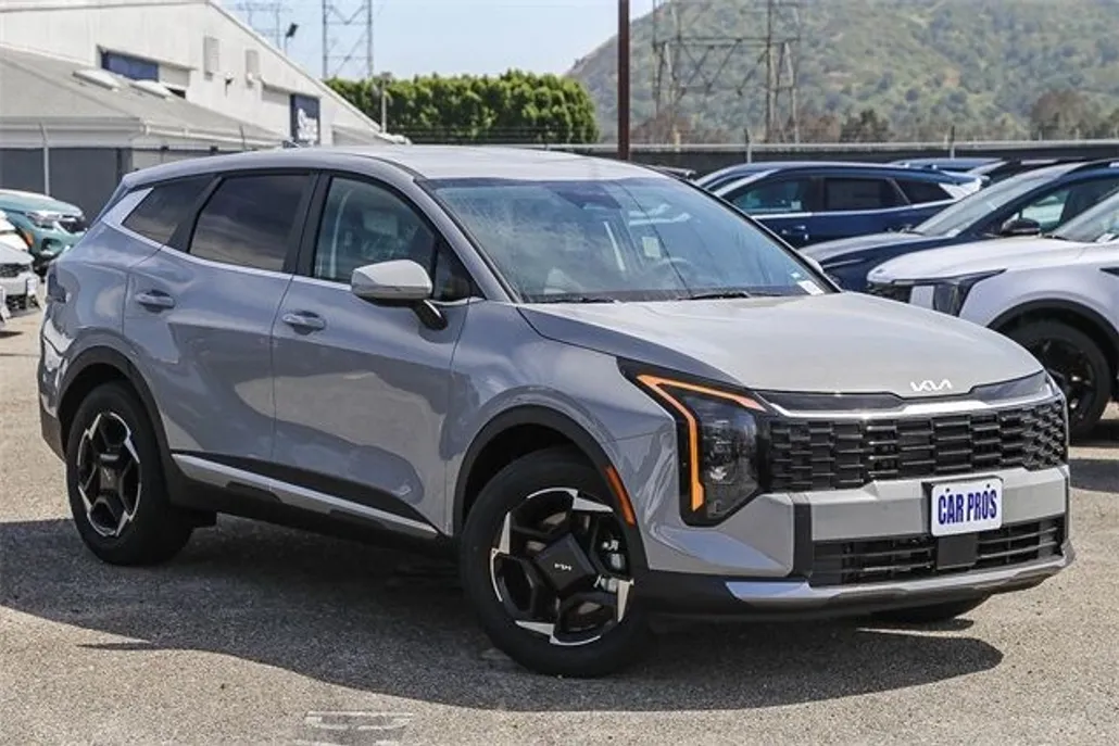 2026 Kia Sportage EX photo 1