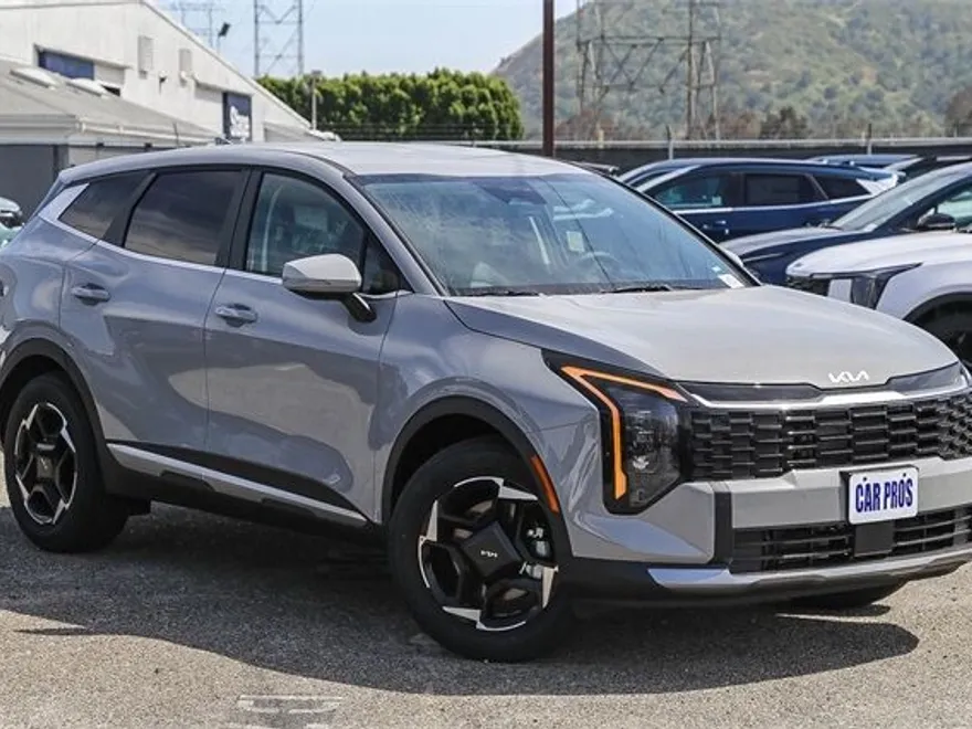 2026 Kia Sportage EX photo 1