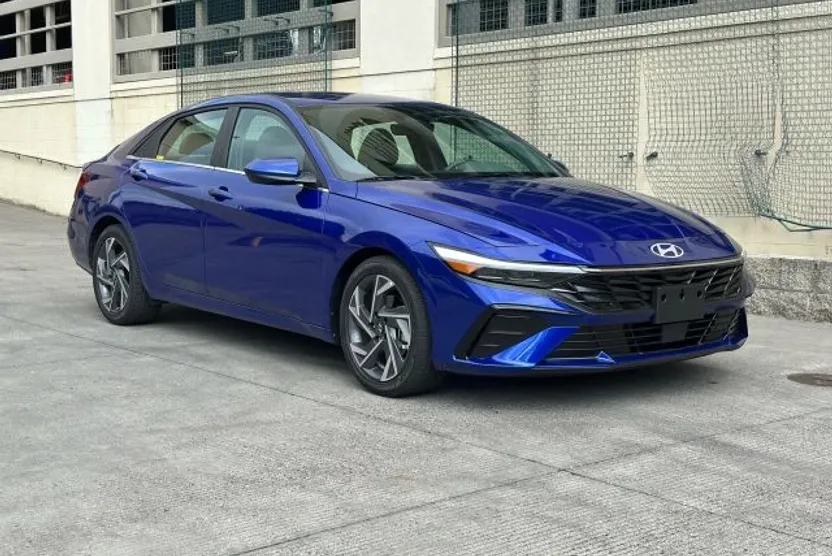 2025 Hyundai Elantra SEL Convenience photo 1