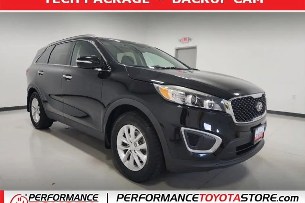 2017 Kia Sorento LX photo 1