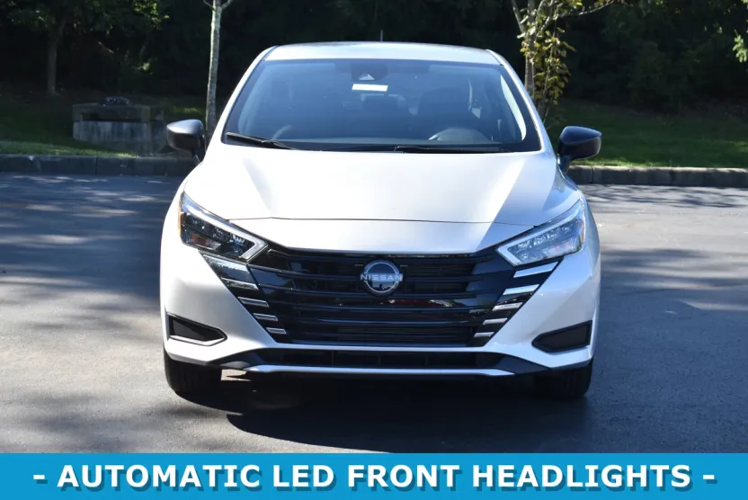 2025 Nissan Versa 1.6 S photo 1