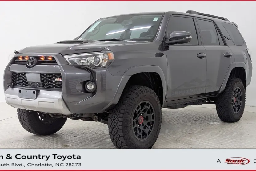 2023 Toyota 4Runner TRD photo 1