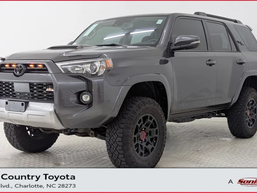 2023 Toyota 4Runner TRD photo 1