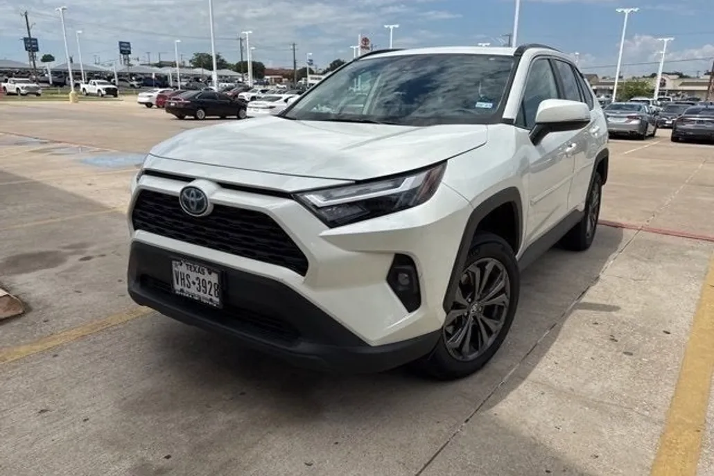 2022 Toyota RAV4 Hybrid XLE Premium photo 1