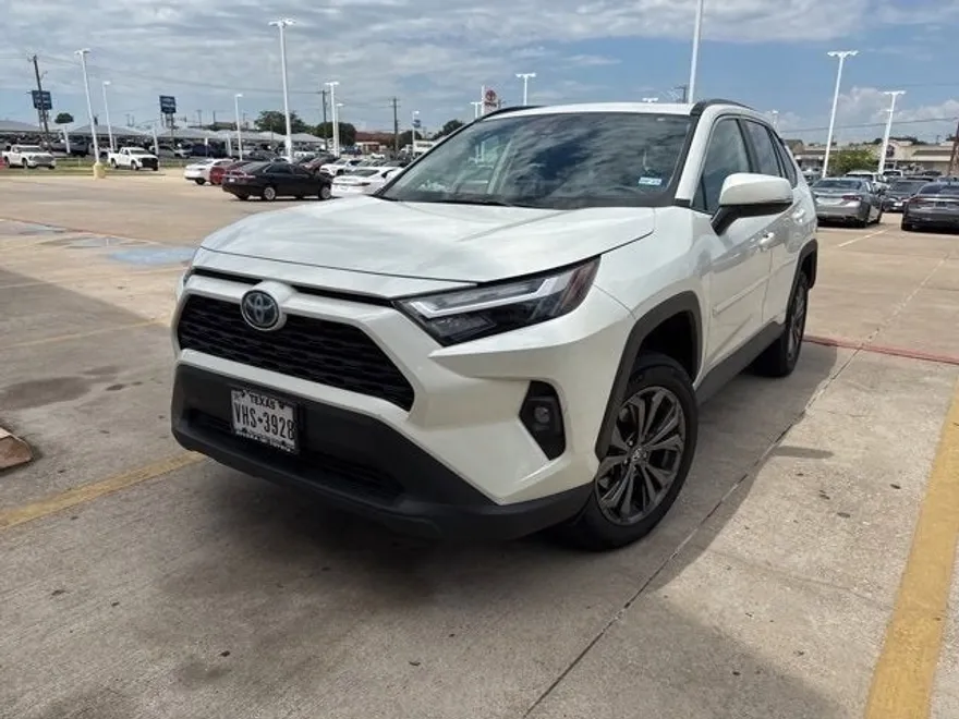 2022 Toyota RAV4 Hybrid XLE Premium photo 1