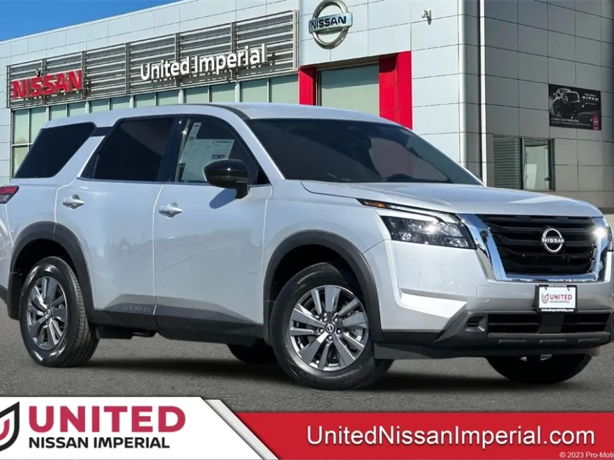 2025 Nissan Pathfinder S photo 1