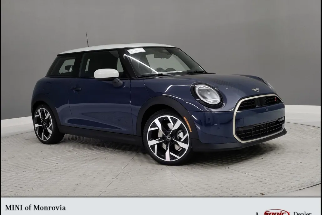 2026 Mini Cooper S 2 Door Iconic photo 1
