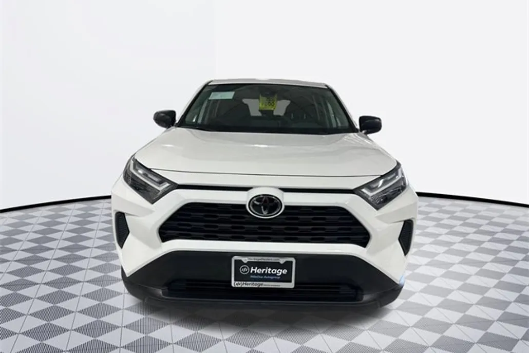 2024 Toyota RAV4 LE Sport photo 1