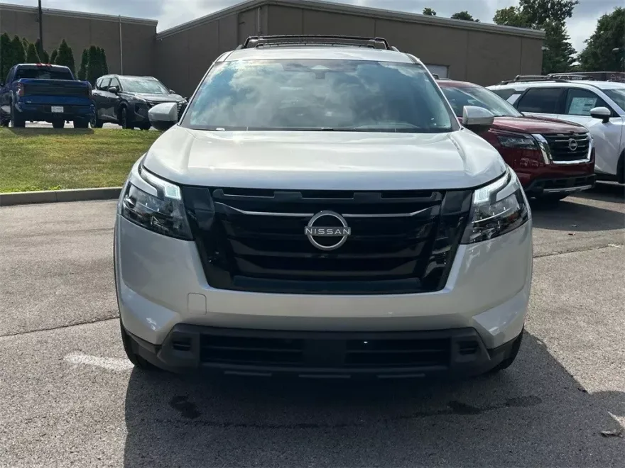 2025 Nissan Pathfinder SV photo 1
