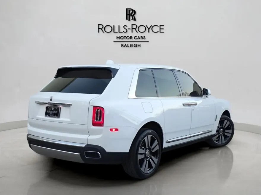 2024 Rolls Royce Cullinan RR photo 2