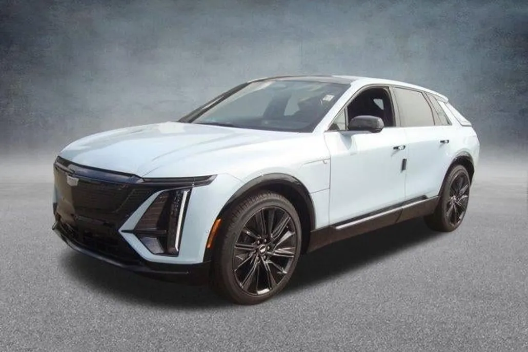 2025 Cadillac Lyriq Sport photo 1