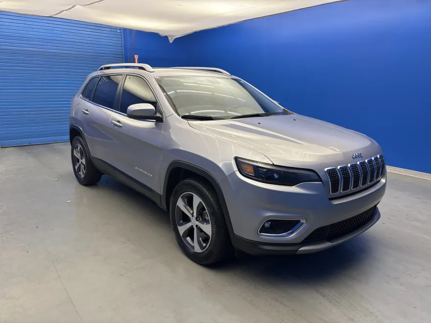 2019 Jeep Cherokee Limited photo 1