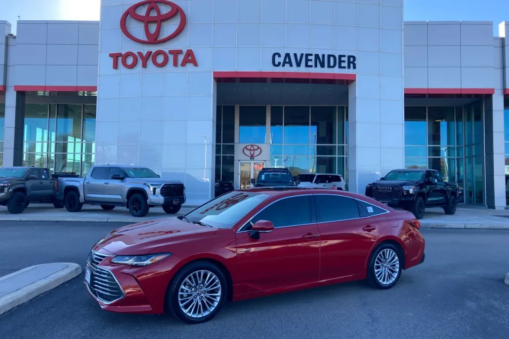 2021 Toyota Avalon Hybrid Limited photo 1