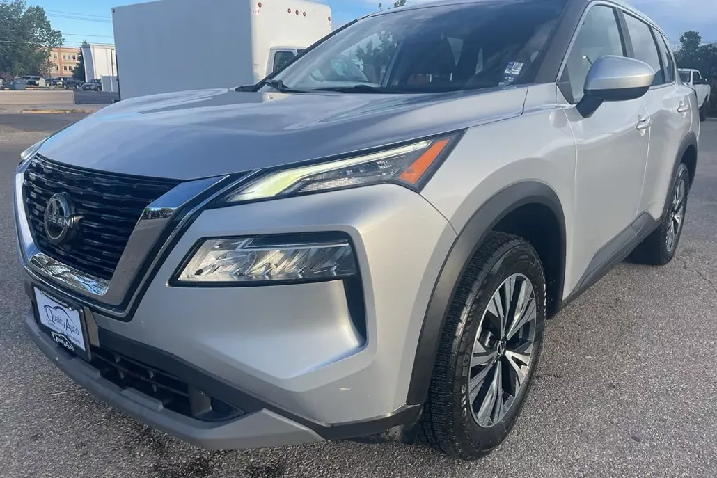 2023 Nissan Rogue SV photo 1