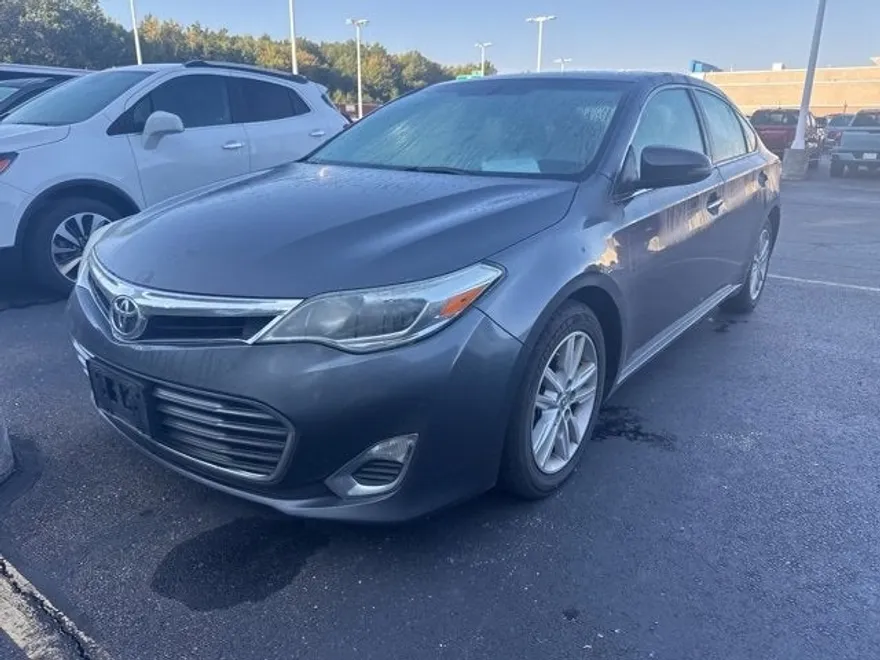 2014 Toyota Avalon Limited photo 1