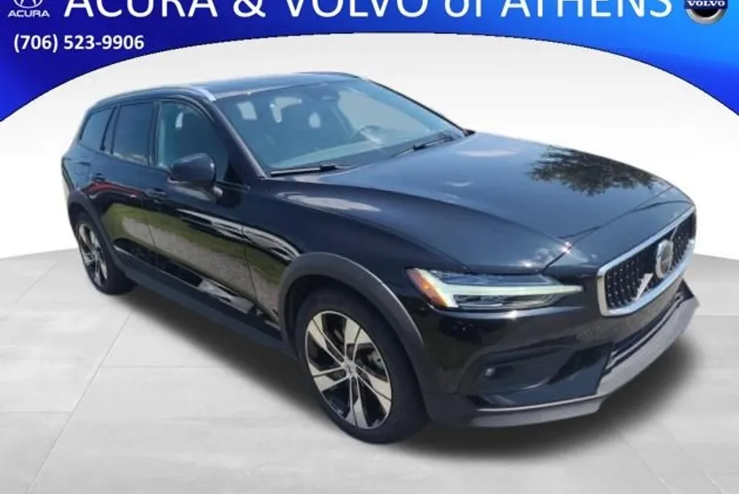 2024 Volvo V60 Cross Country B5 Plus photo 1