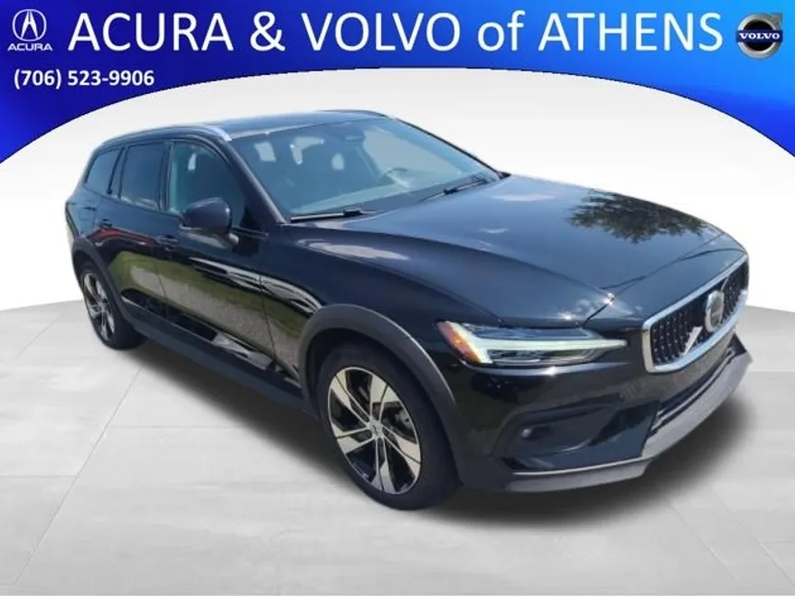 2024 Volvo V60 Cross Country B5 Plus photo 1