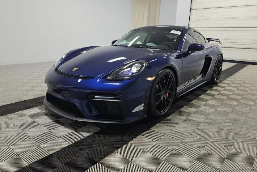 2020 Porsche Cayman GT4 photo 1