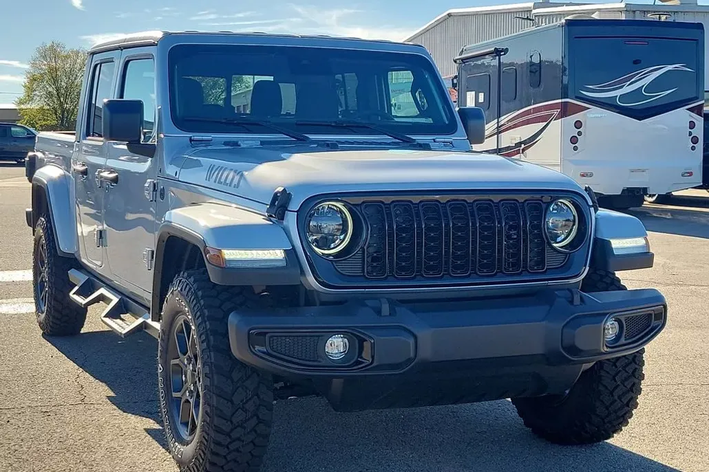2024 Jeep Gladiator Willys photo 1