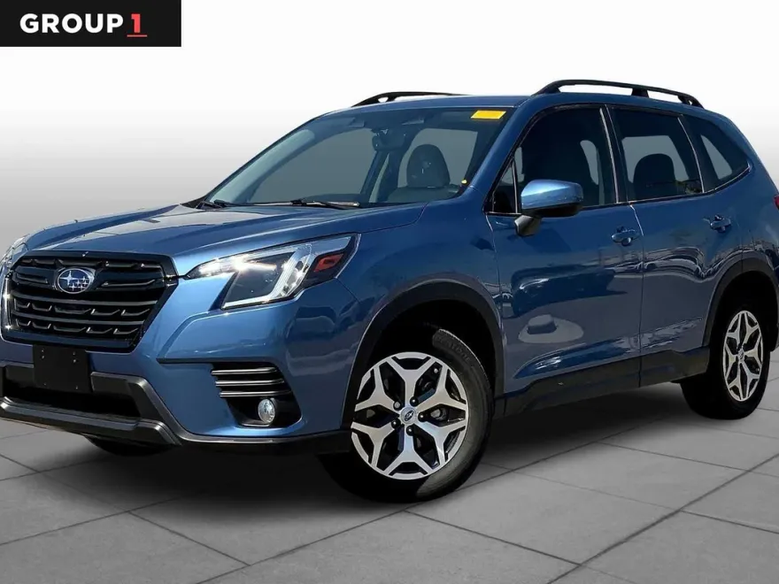 2023 Subaru Forester Premium photo 1