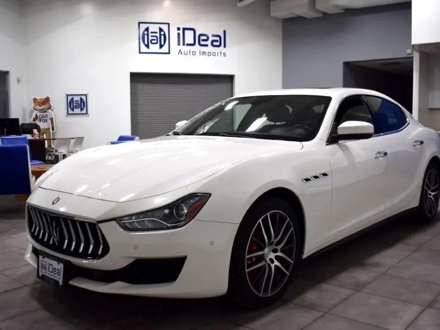 2019 Maserati Ghibli photo 1
