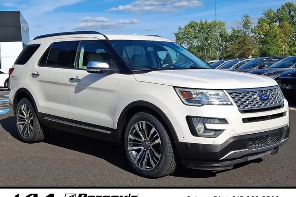 2016 Ford Explorer Platinum photo 1