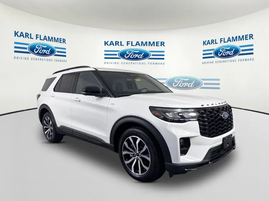 2025 Ford Explorer ST-Line photo 1