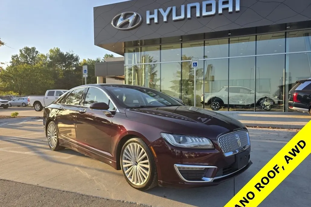 2017 Lincoln MKZ Reserve photo 1