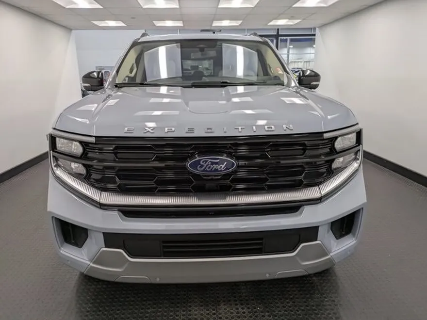 2025 Ford Expedition Platinum photo 1