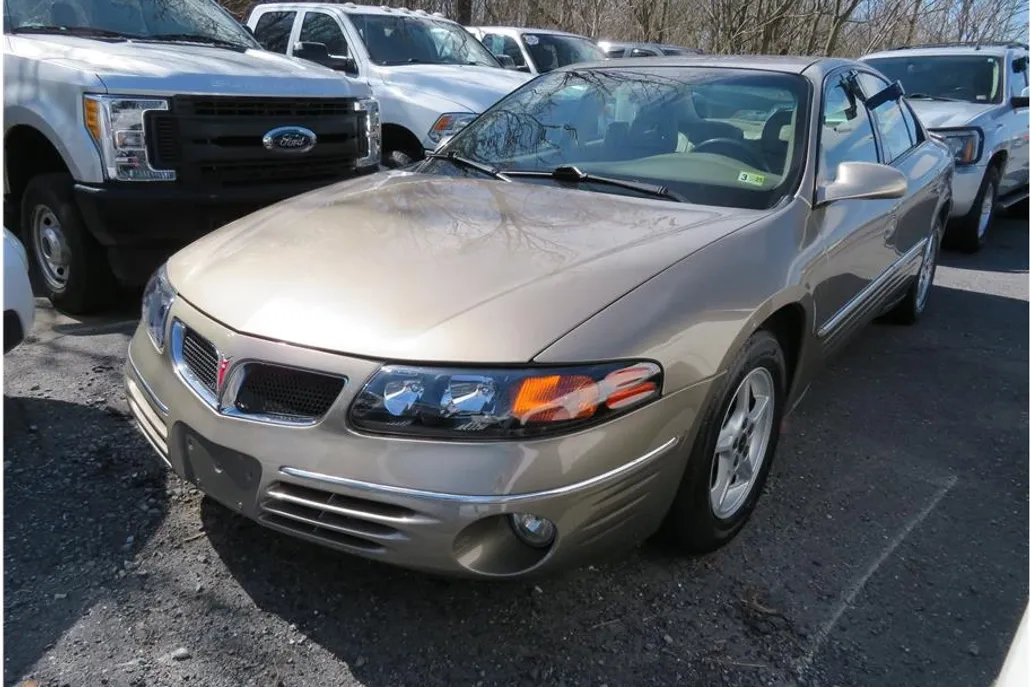 2000 Pontiac Bonneville SE photo 1